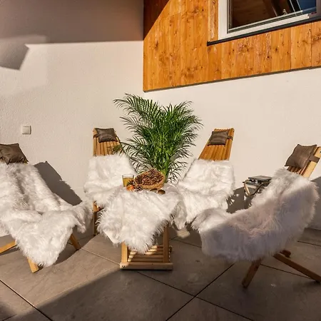 Schlicki's Apartment *